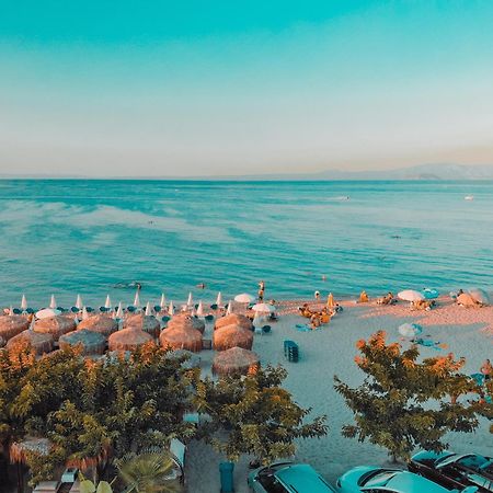 Aleksia Seaside Deluxe Apartment Pefkochori Eksteriør billede